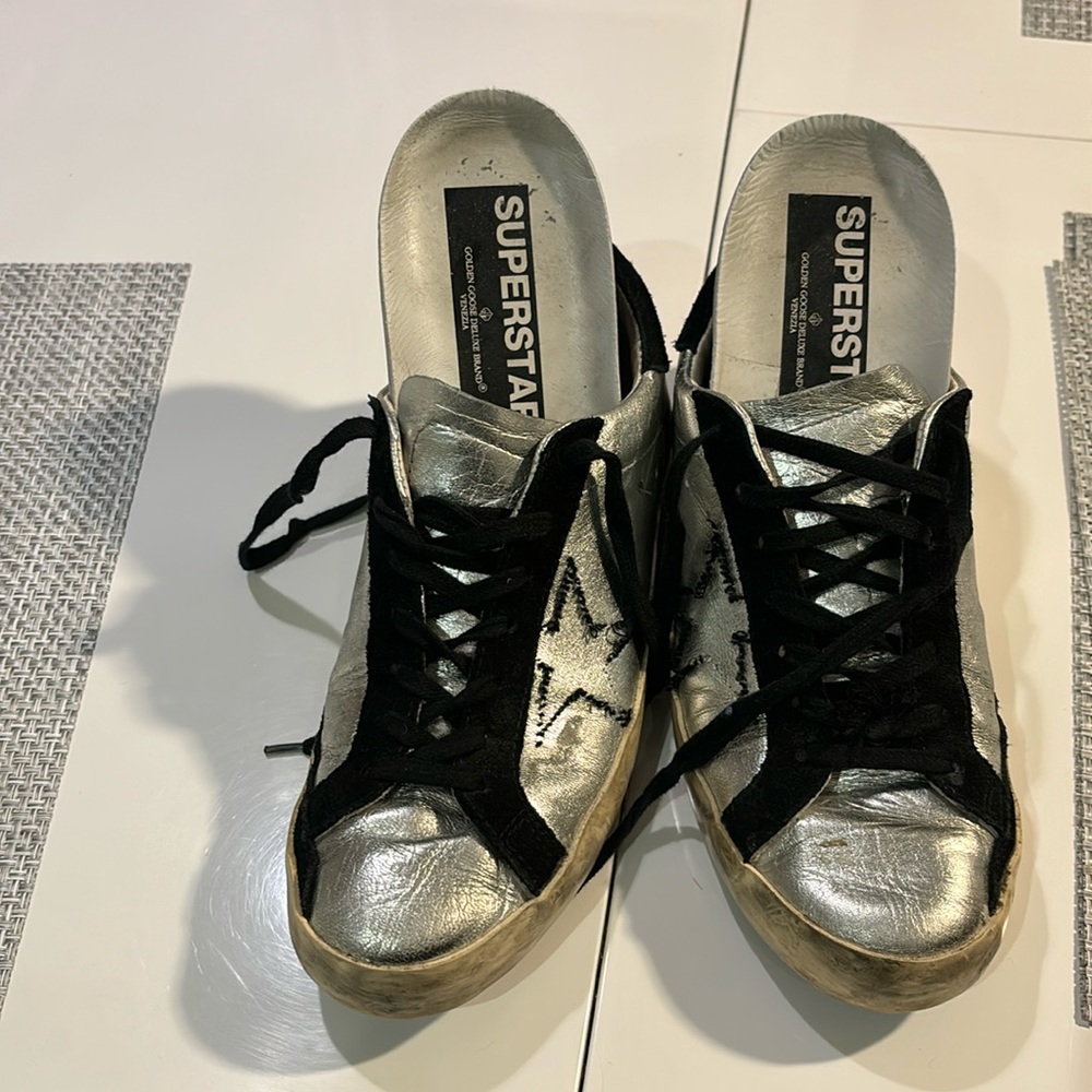 Silver and black  golden goose superstar woman’s size 39